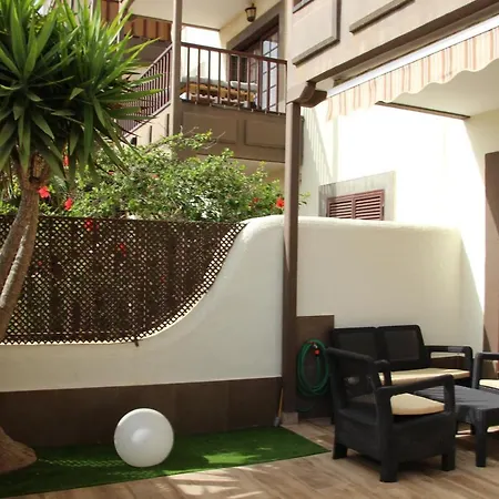 Katrina Balcón Del Mar